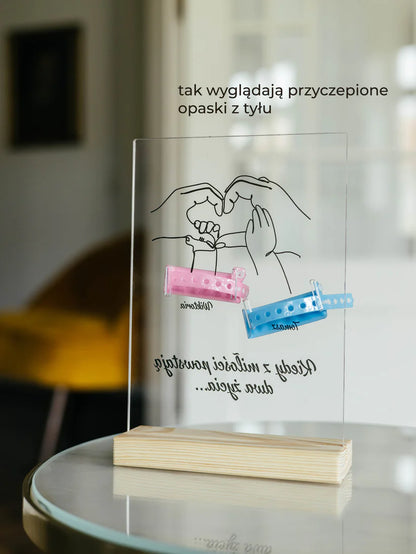 Personalized Plaque With a Hospital Armband and "Ale Radość" Notes